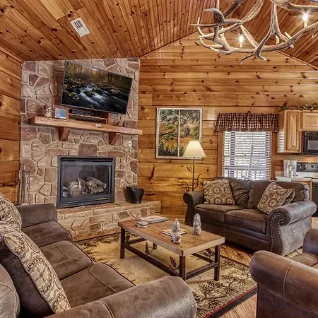 The Nut House, Hot Tub, Game Room, Wifi, 1089 Free Tickets Each Paid Day, Dollywood And More! Pigeon Forge Exterior photo