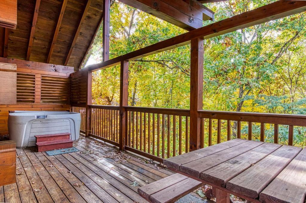 The Nut House, Hot Tub, Game Room, Wifi, 1089 Free Tickets Each Paid Day, Dollywood And More! Hébergement de vacances