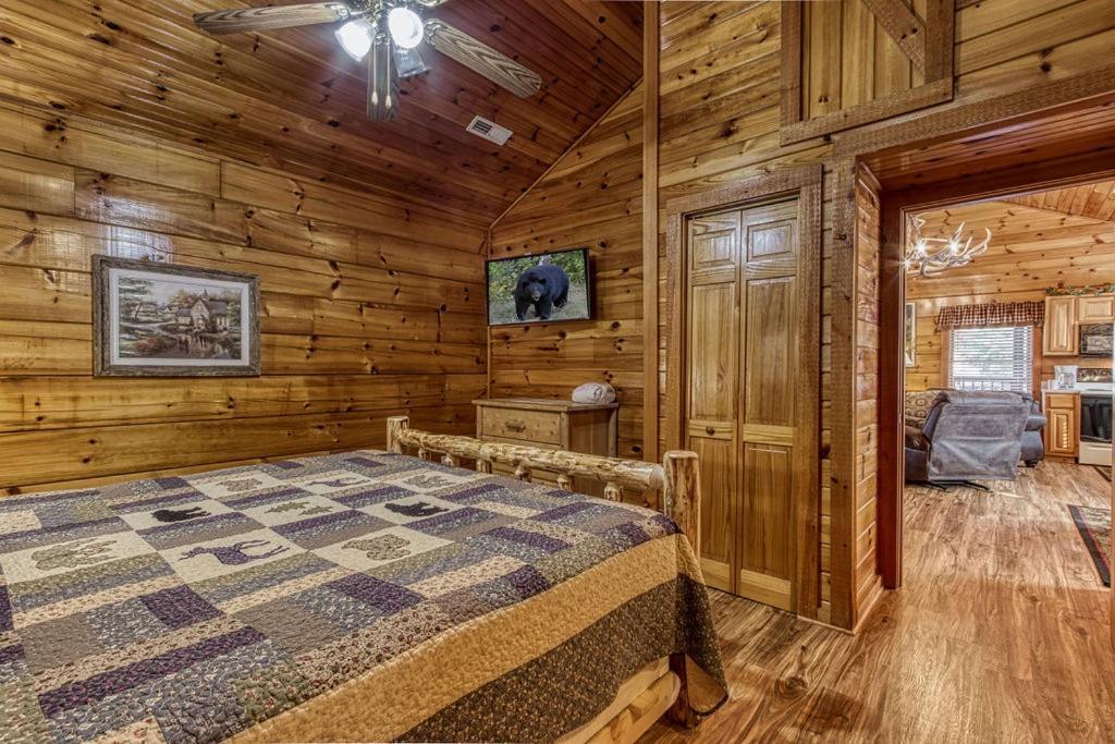 The Nut House, Hot Tub, Game Room, Wifi, 1089 Free Tickets Each Paid Day, Dollywood And More! Hébergement de vacances *