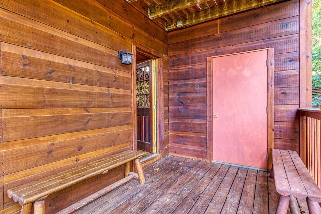 Hébergement de vacances The Nut House, Hot Tub, Game Room, Wifi, 1089 Free Tickets Each Paid Day, Dollywood And More! *